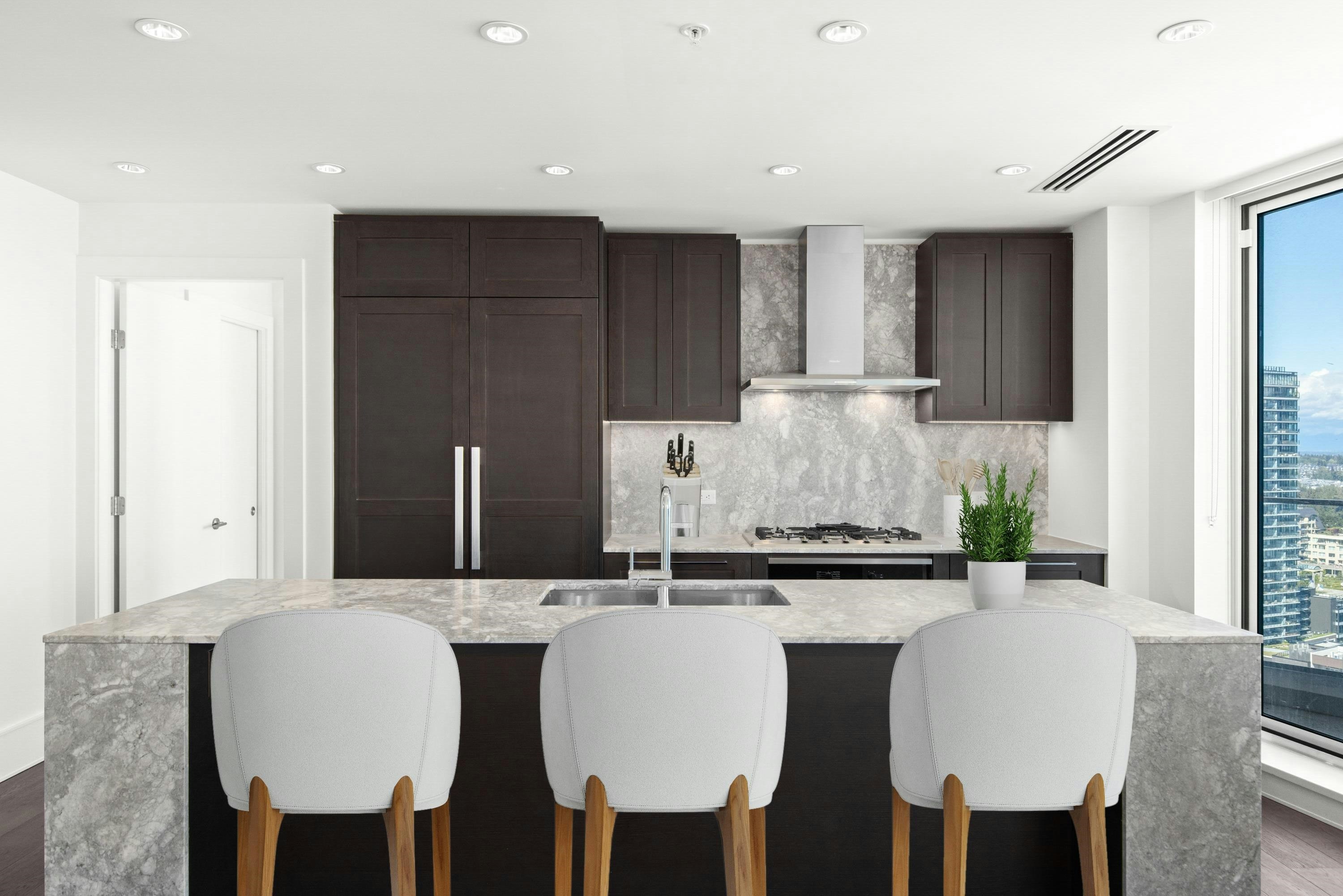 2102-1501 Foster Street - 4