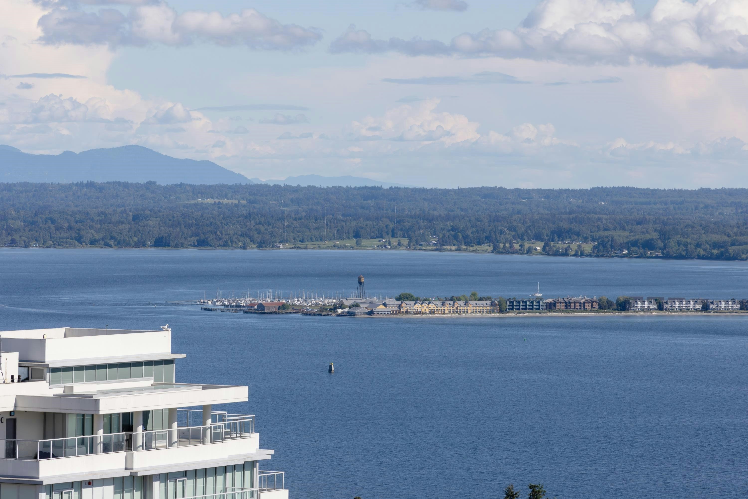2102-1501 Foster Street, Surrey, BC, V4B 0C3 - 23