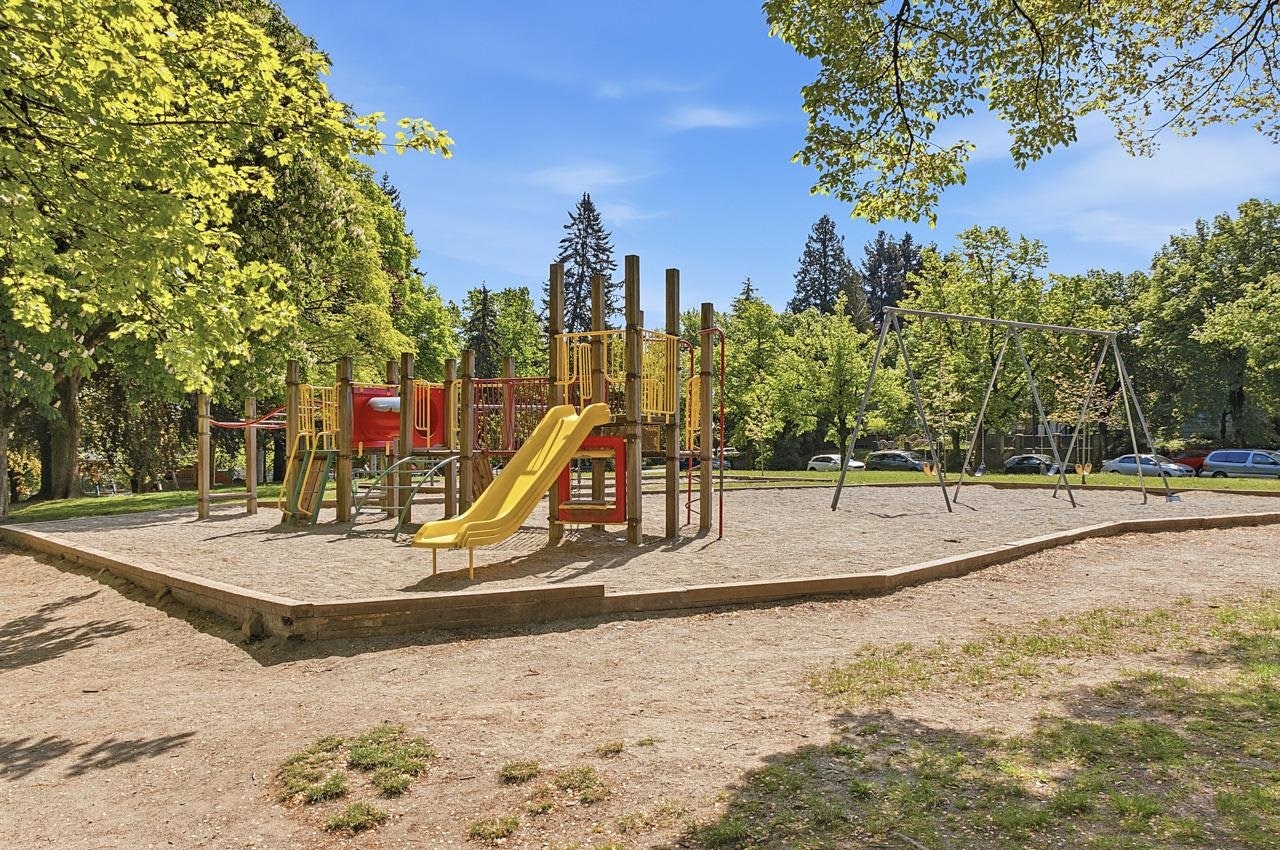 1016 E 18th Avenue, Vancouver, BC, V5V 1H1 - 33