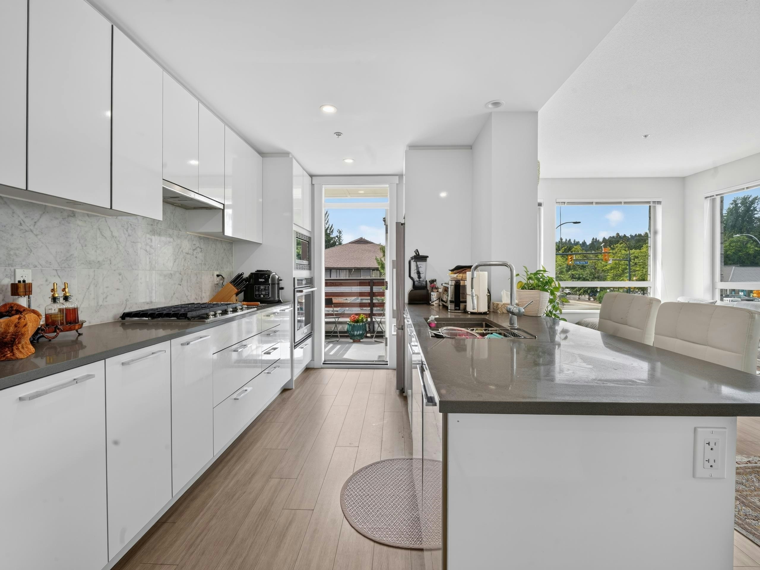 205-2663 Library Lane, North Vancouver, BC, V7J 0B9 - 11