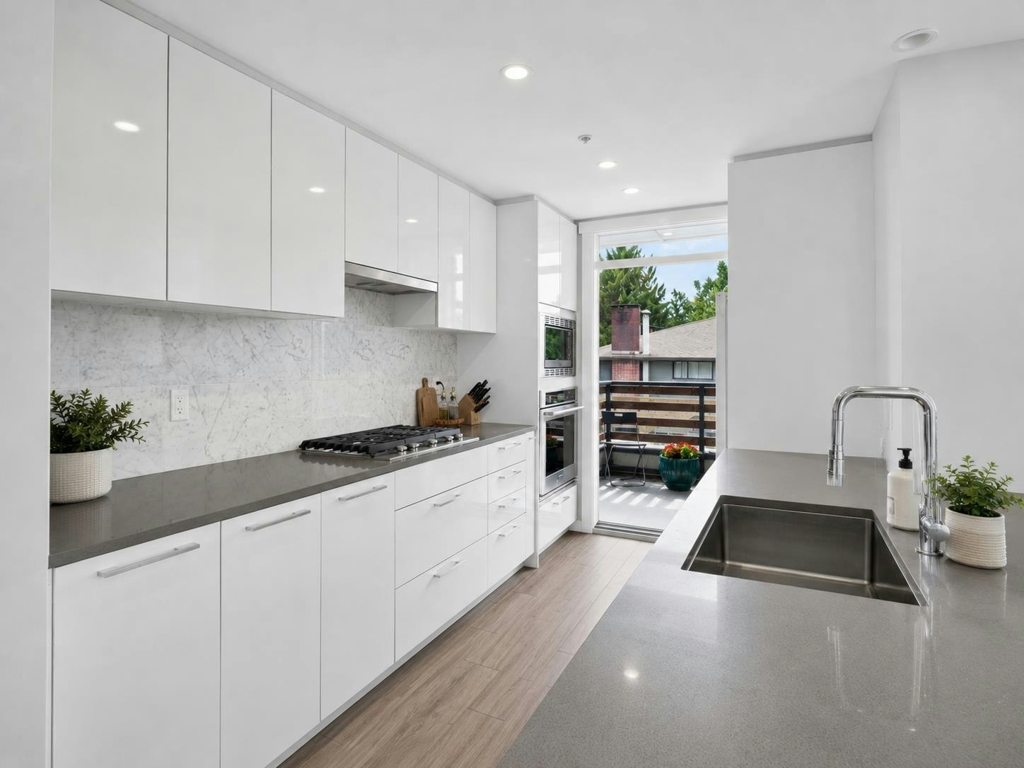 205-2663 Library Lane, North Vancouver, BC, V7J 0B9 - 10