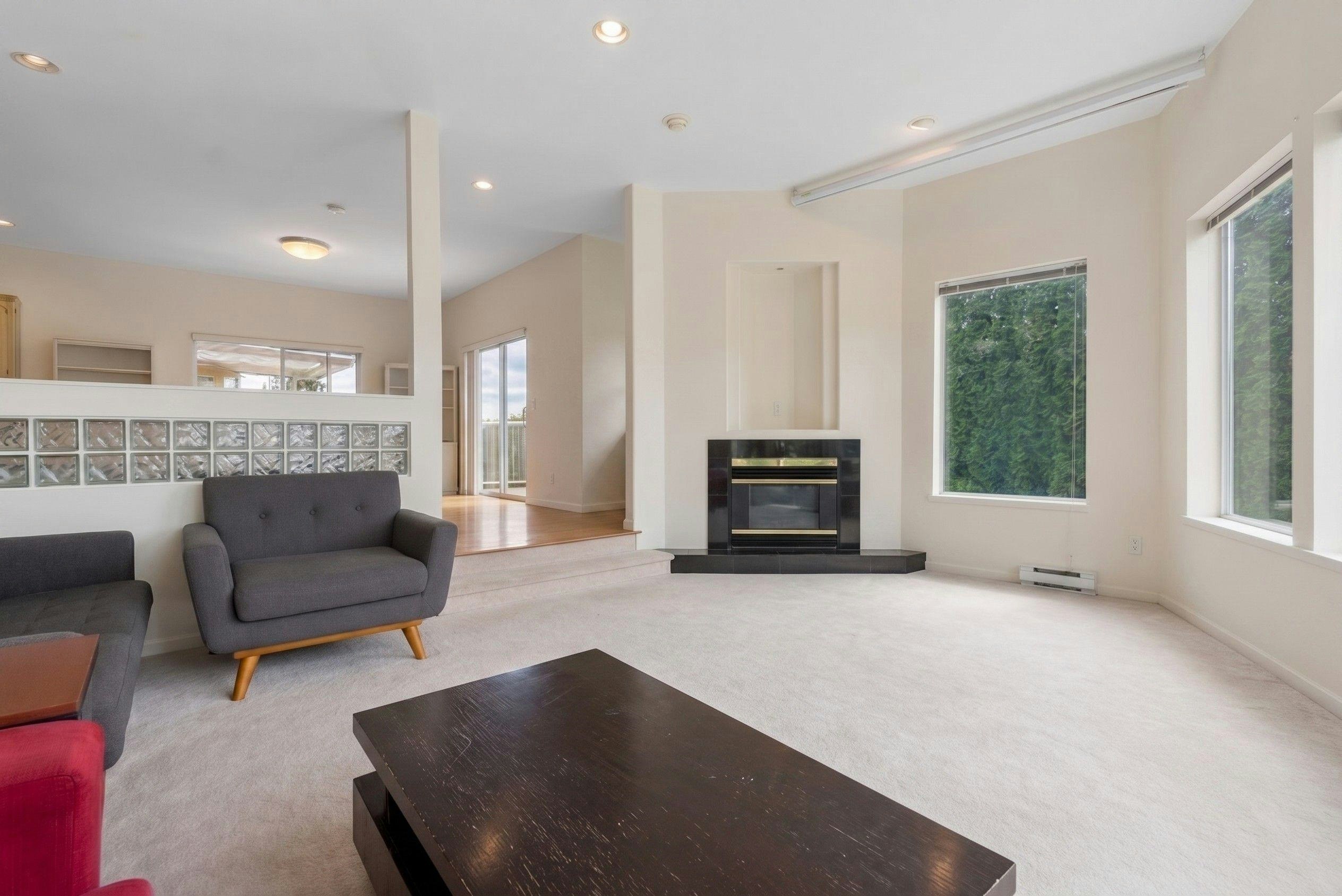 1620 Fell Avenue, Burnaby, BC, V5B 3Z5 - 4