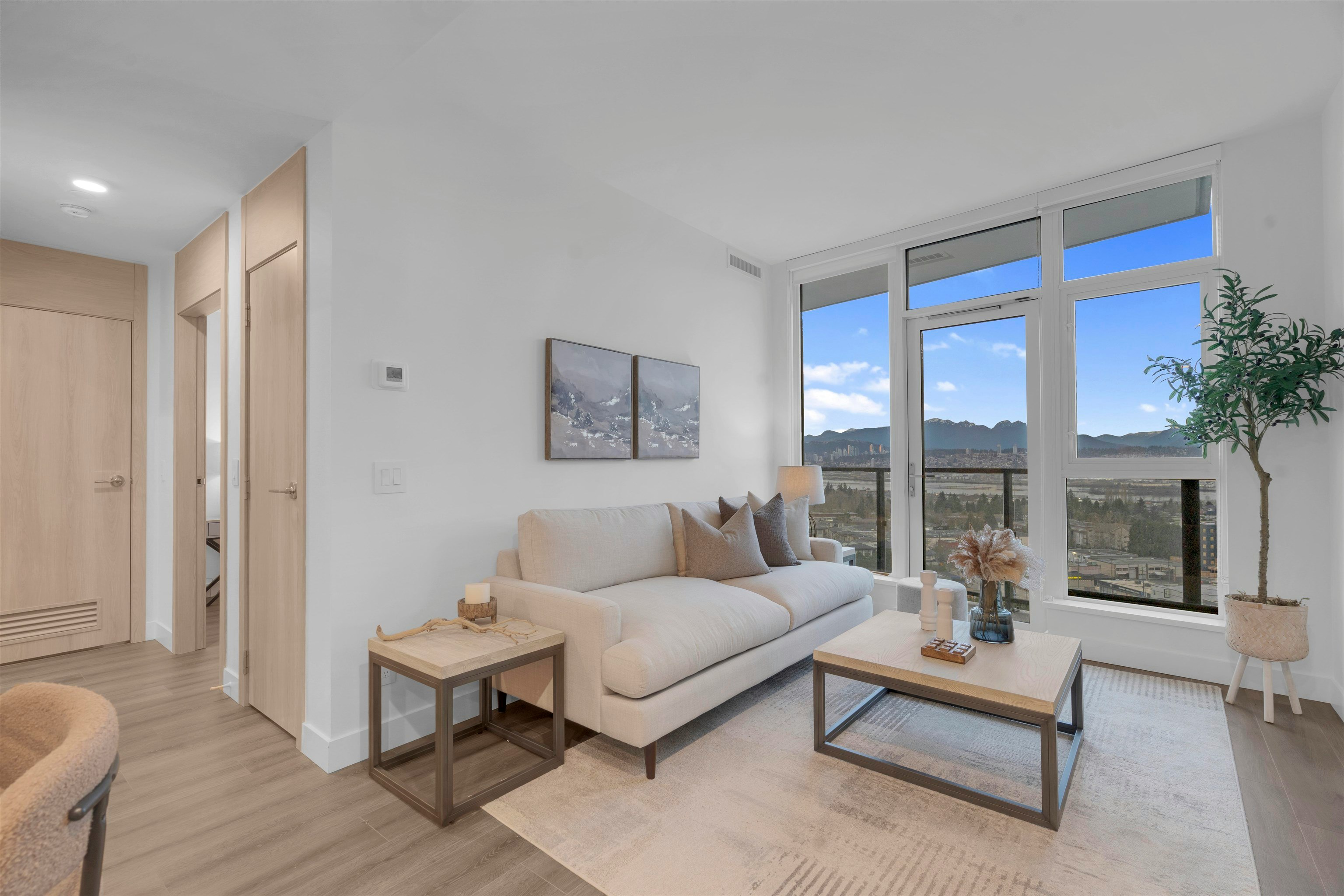 1501-10750 135a Street, Surrey, BC, V3T 0V4