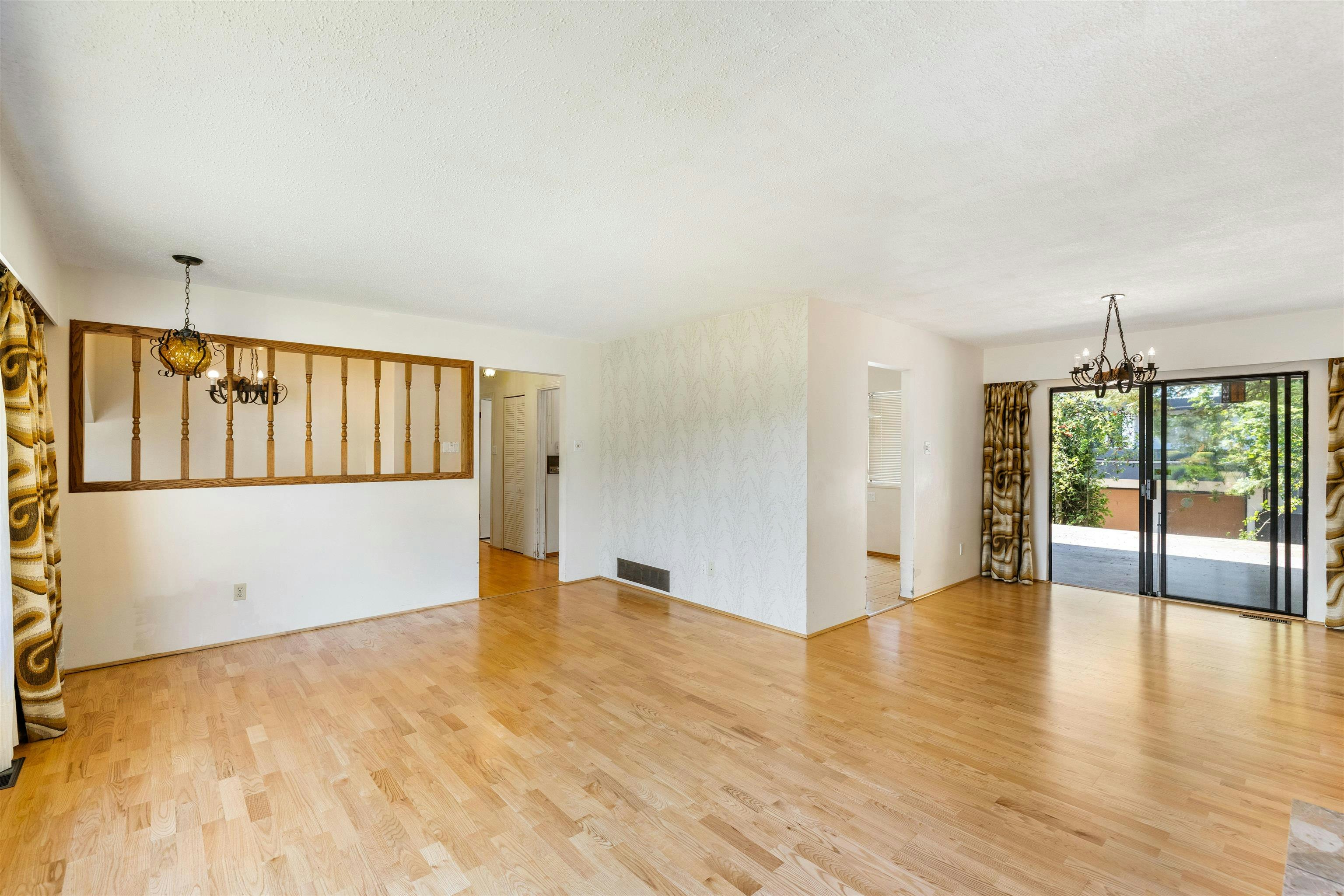 2019 Paulus Crescent, Burnaby, BC, V5A 2M2 - 6