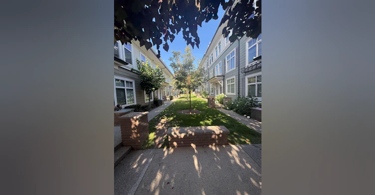 70-15833 26 Avenue, Surrey, BC, V3Z 2X5