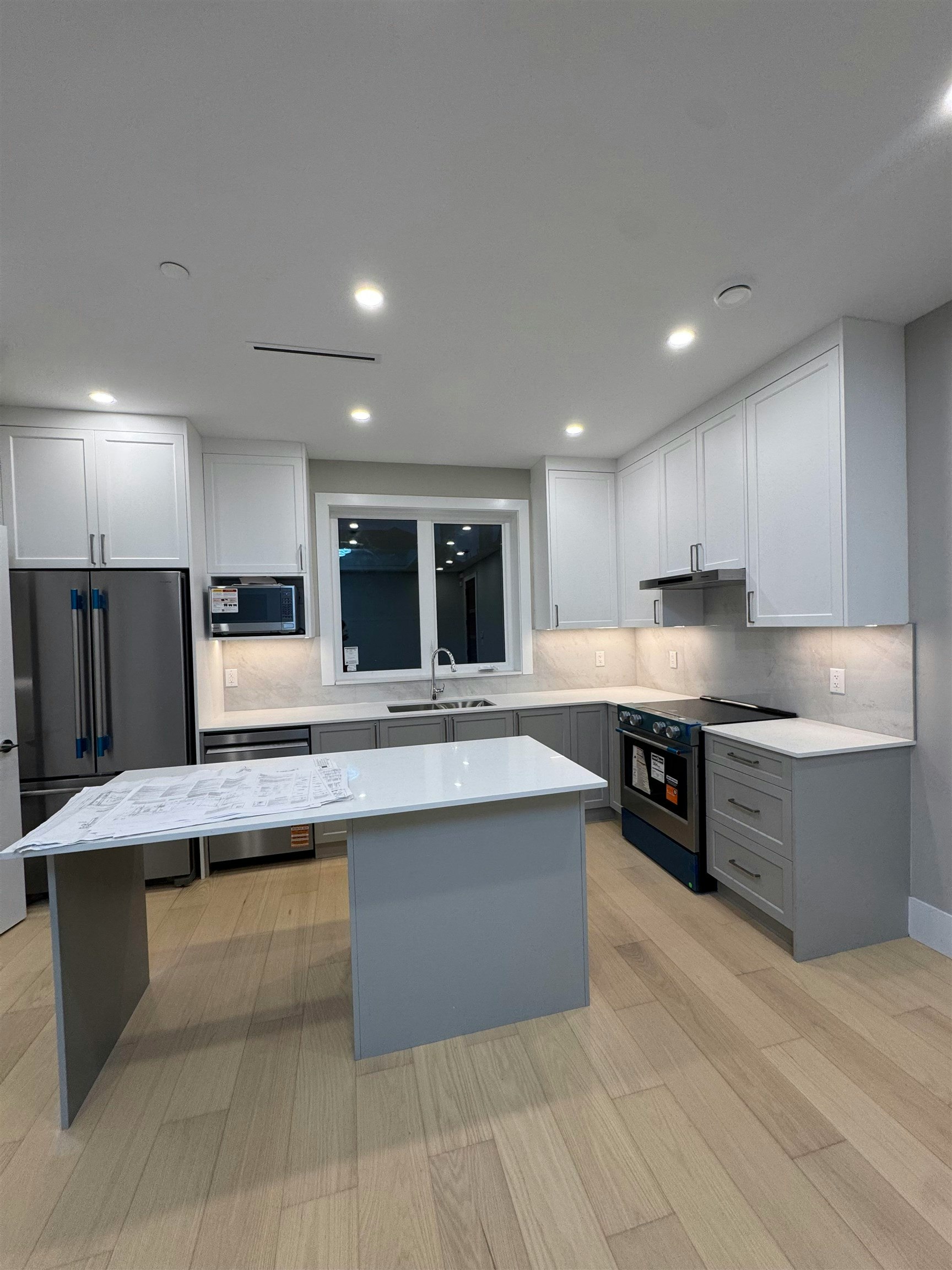 4690 W 6 Avenue, Vancouver, BC, V6R 1V7 - 18