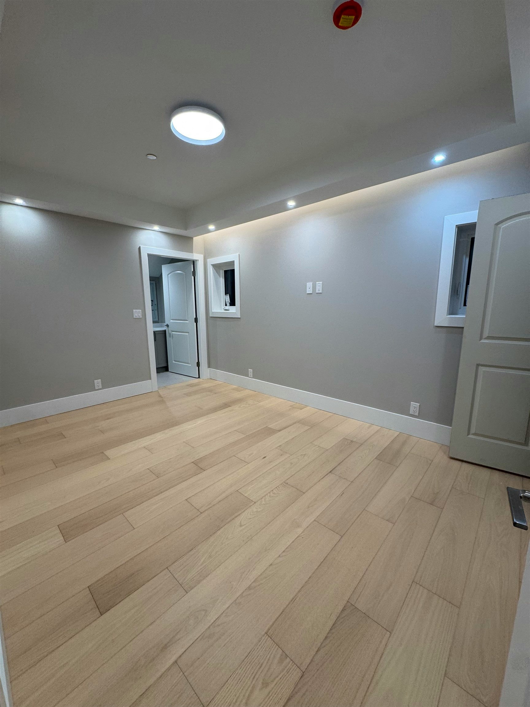 4690 W 6 Avenue, Vancouver, BC, V6R 1V7 - 2
