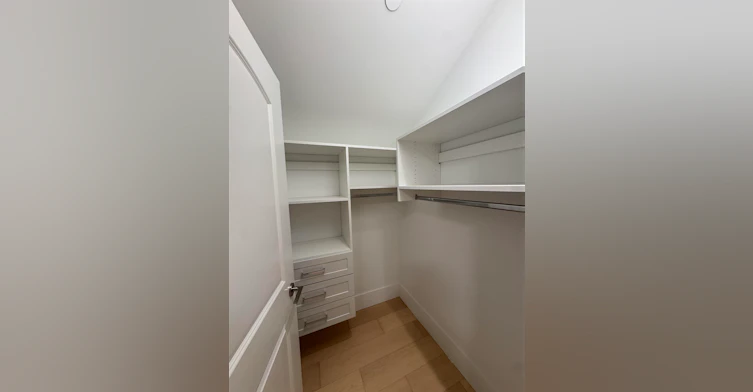4690 W 6 Avenue, Vancouver, BC, V6R 1V7 - 5