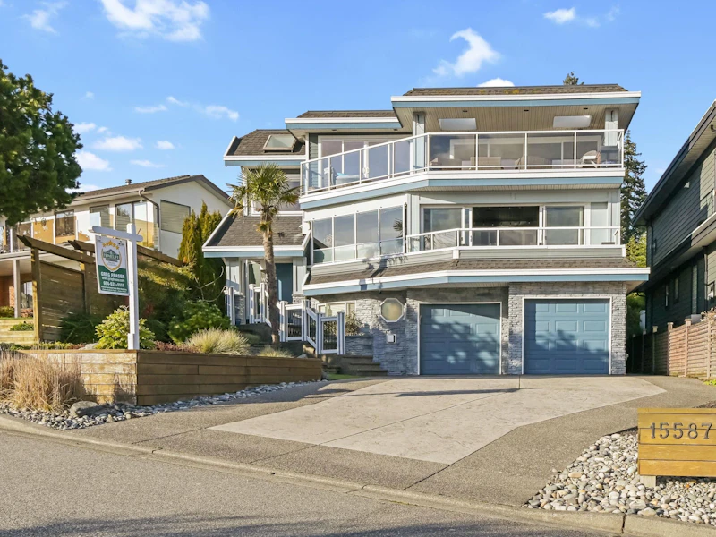 15587 Semiahmoo Avenue, Surrey BC V4B 1V3