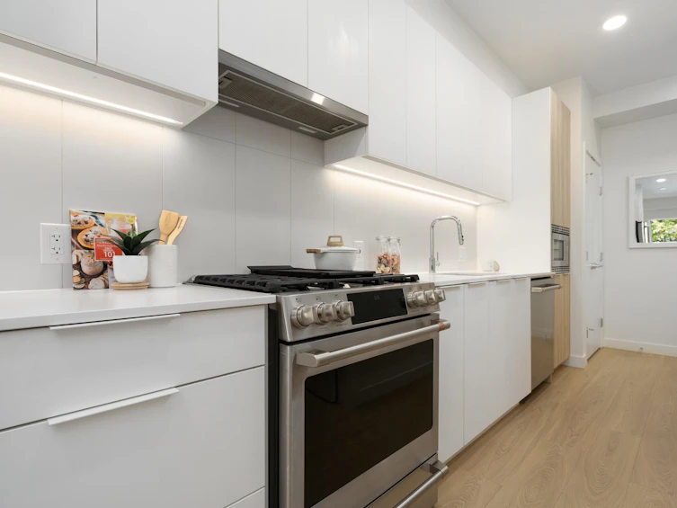 306-2450 Garden Drive, Vancouver, BC, V5N 0K1 - 9