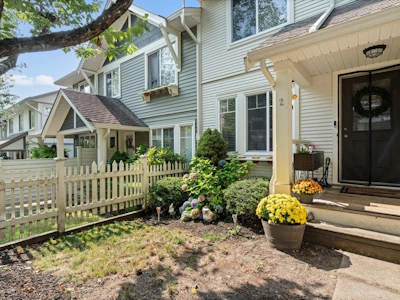 2-4401 Blauson Boulevard - 3