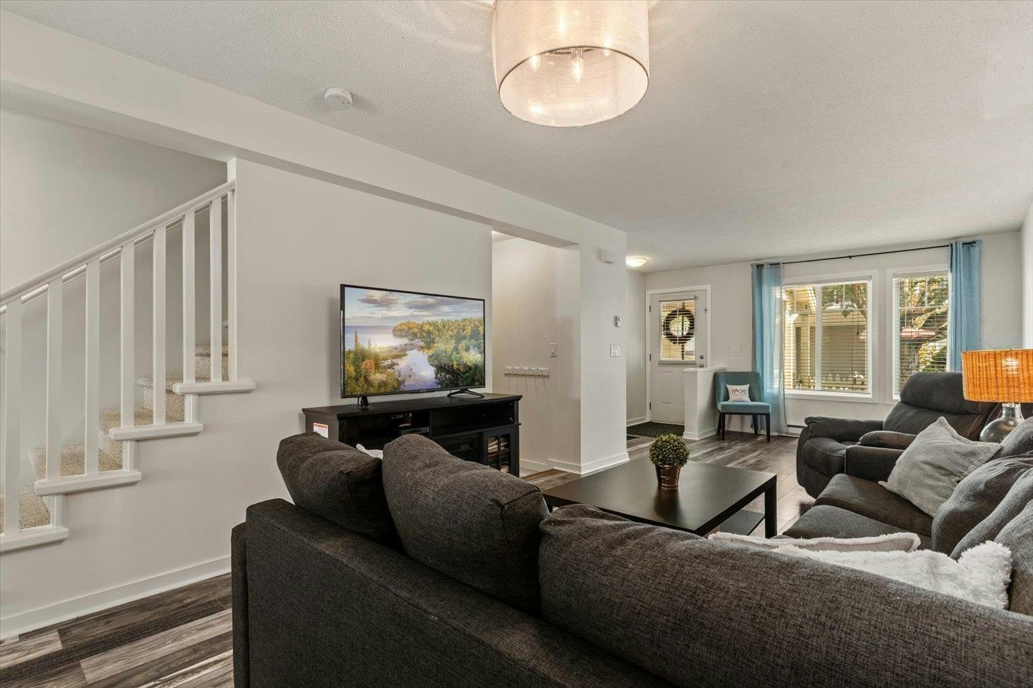 2-4401 Blauson Boulevard - 5