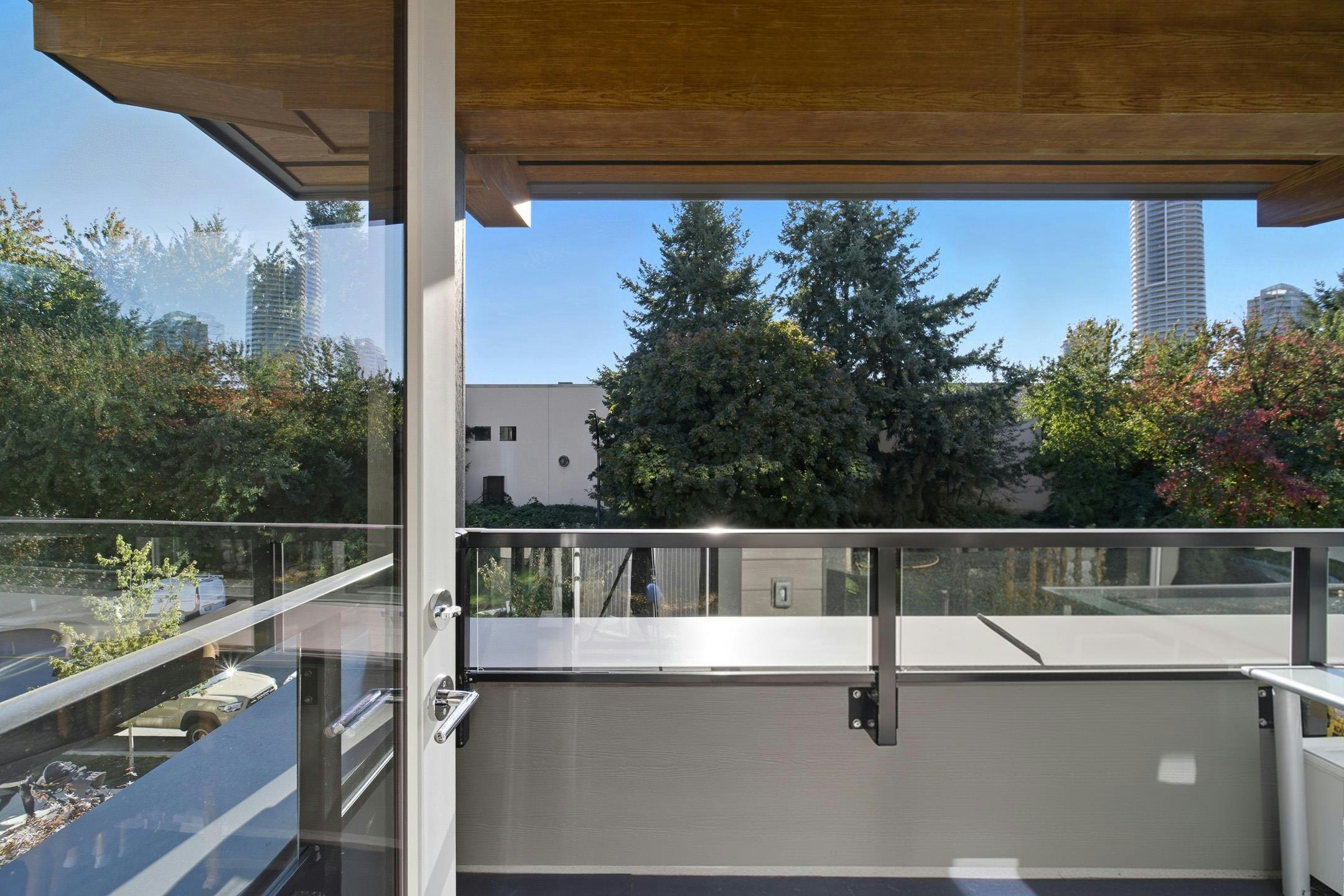 3xx-7588 16th Street, Burnaby, BC, V3N 0H8 - 17
