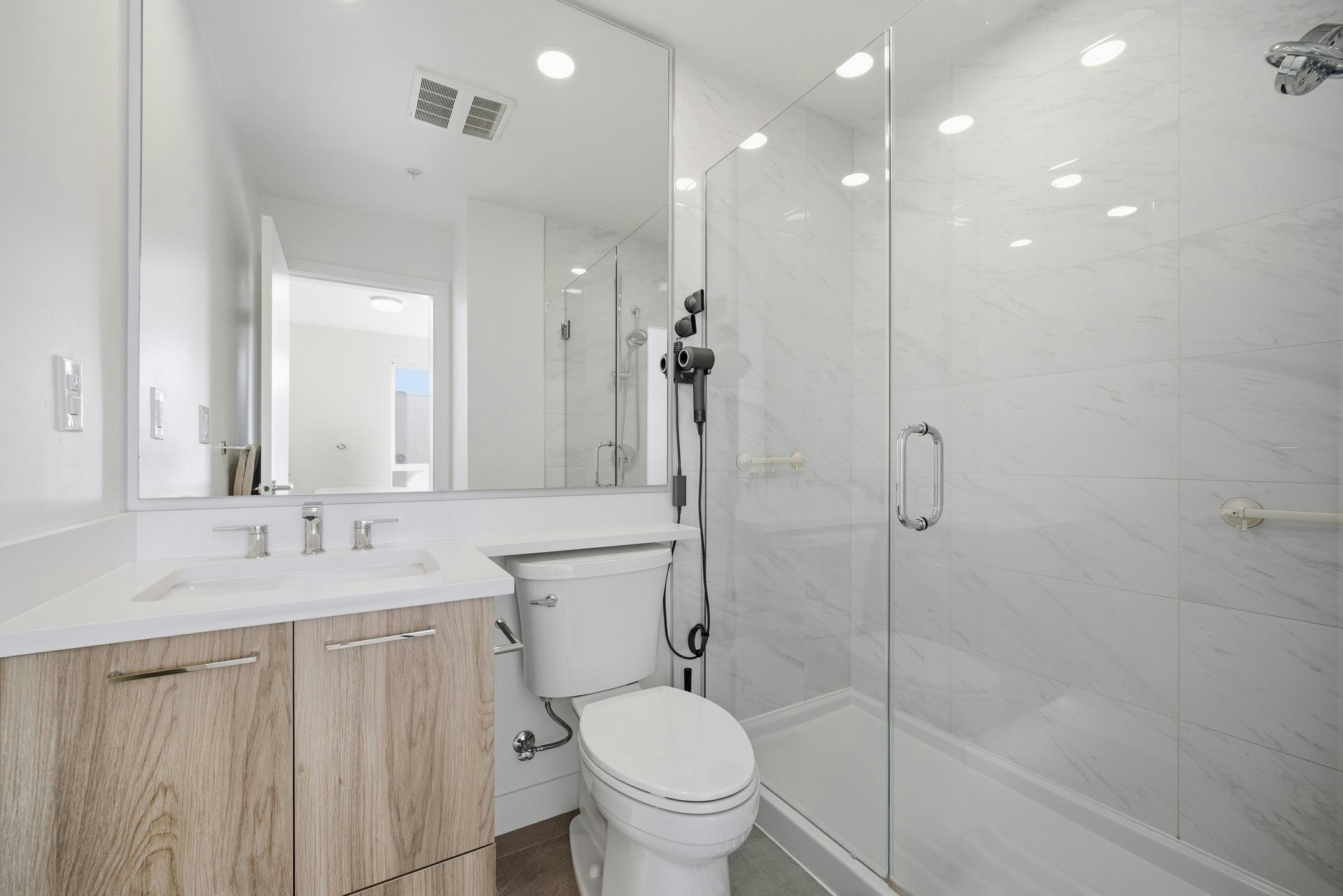 3xx-7588 16th Street, Burnaby, BC, V3N 0H8 - 13