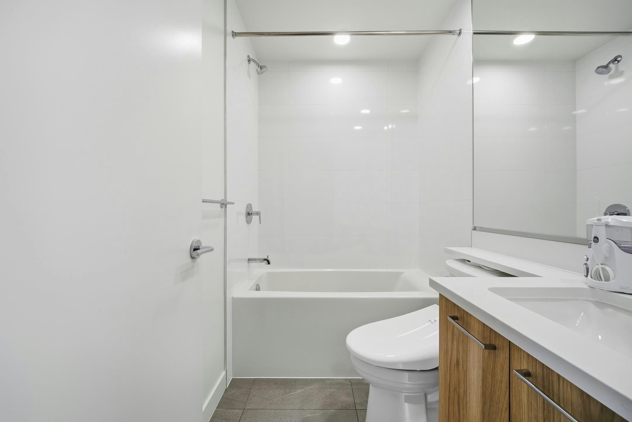 3xx-7588 16th Street, Burnaby, BC, V3N 0H8 - 9