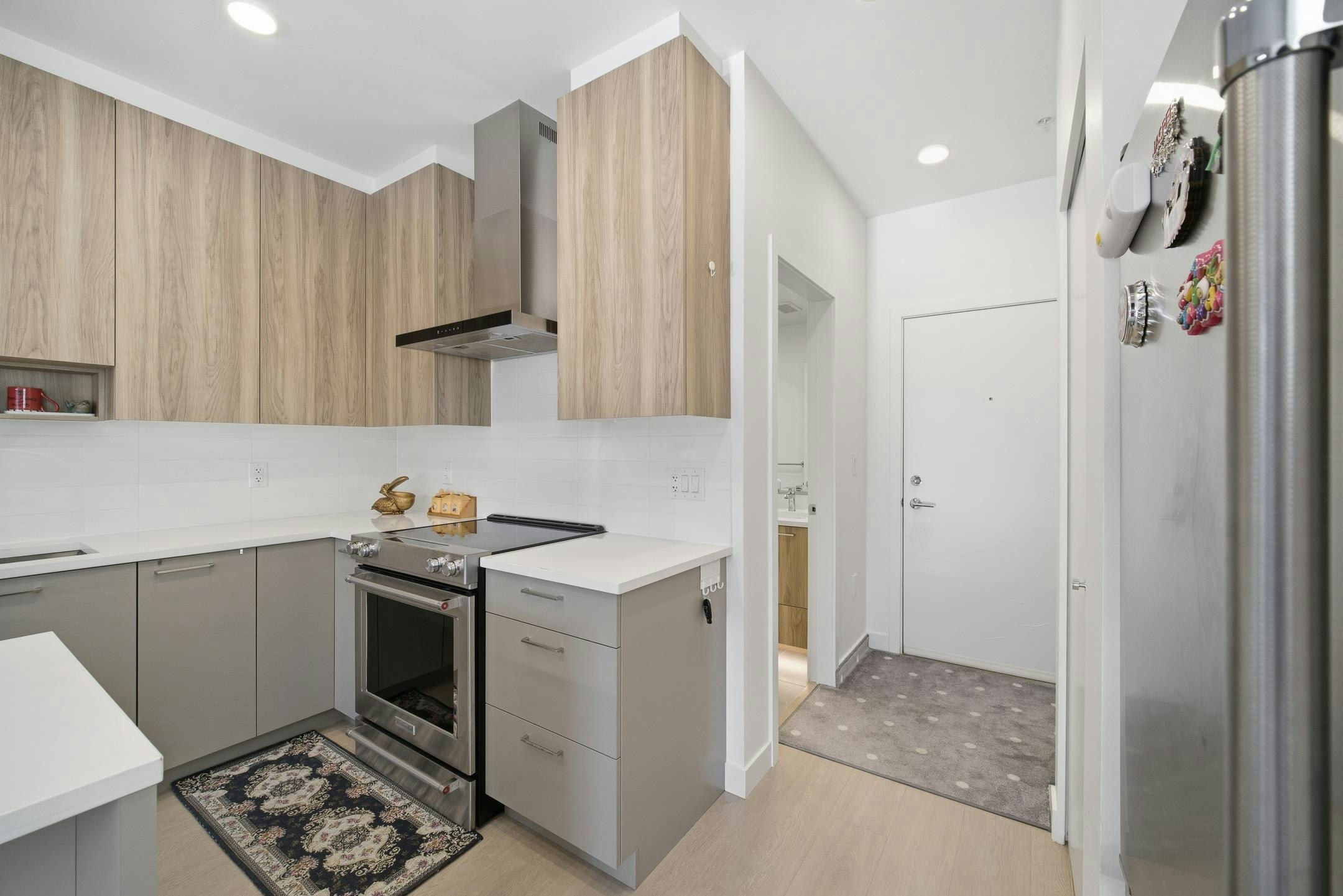 3xx-7588 16th Street, Burnaby, BC, V3N 0H8 - 3