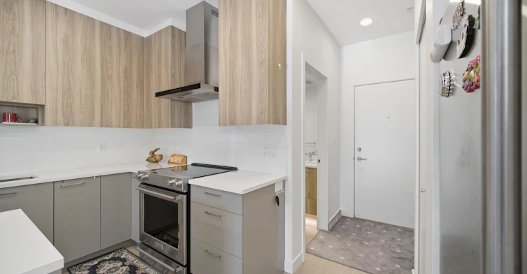 3xx-7588 16th Street, Burnaby, BC, V3N 0H8 - 3