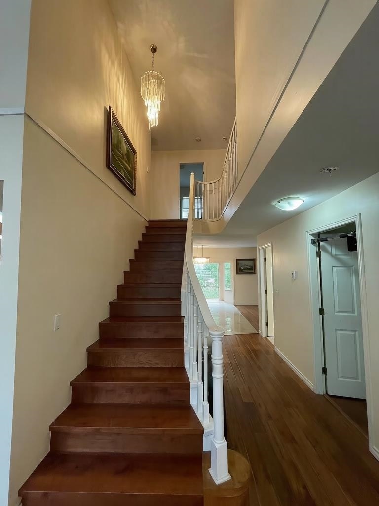1599 Pleateau Crescent, Coquitlam, BC, V3E 3B3 - 2