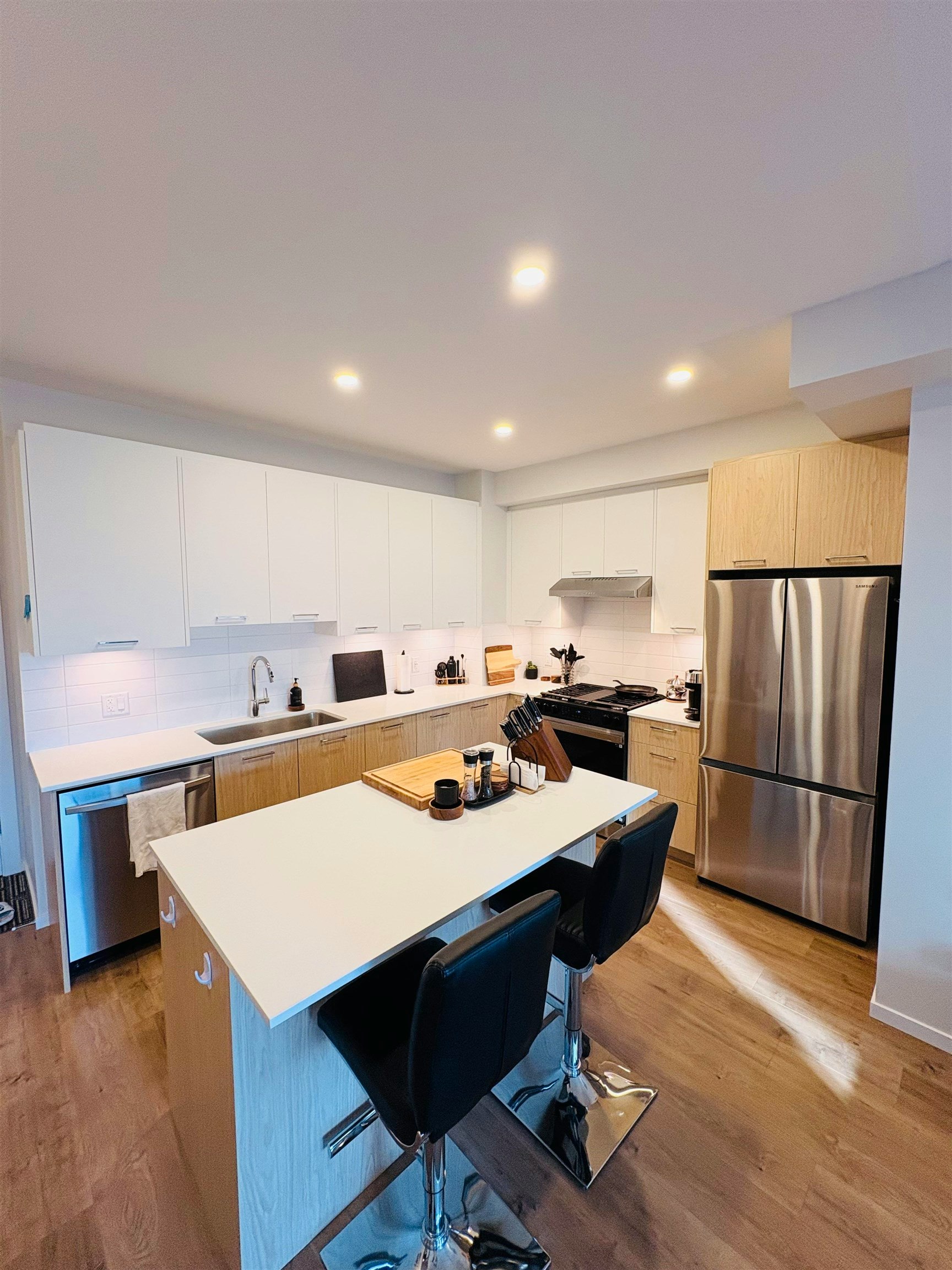 5th floor-3319 148 Street, Surrey, BC, V4P 0J2 - 2