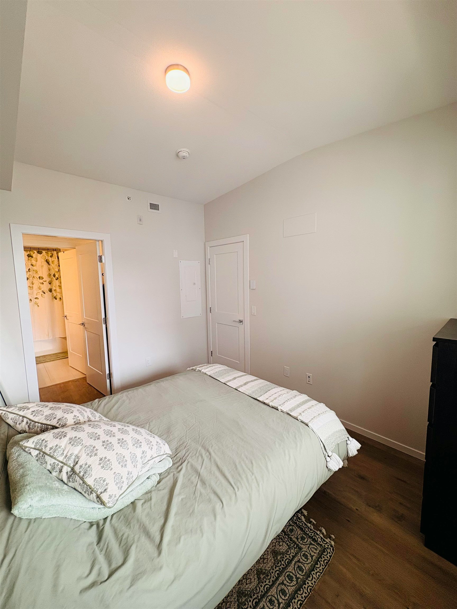 5th floor-3319 148 Street, Surrey, BC, V4P 0J2 - 5