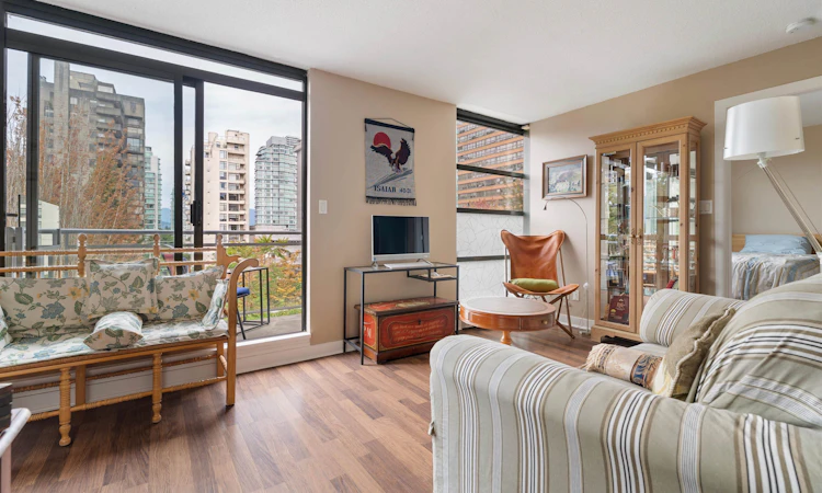 306-1688 Robson Street