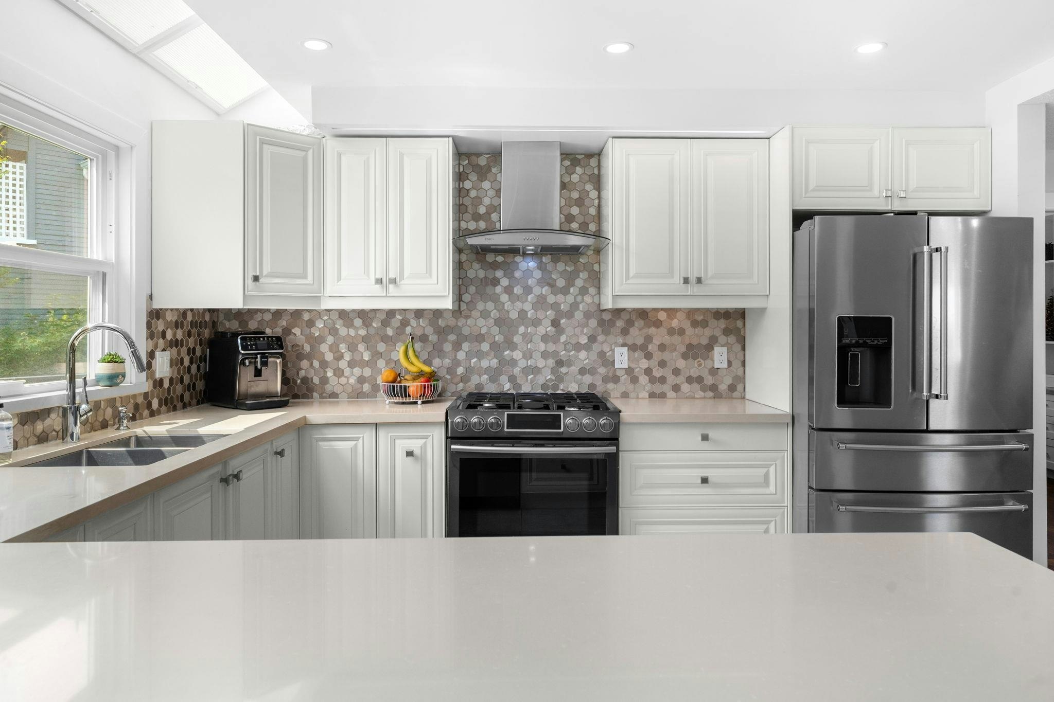4-230 W 16th Street - 4