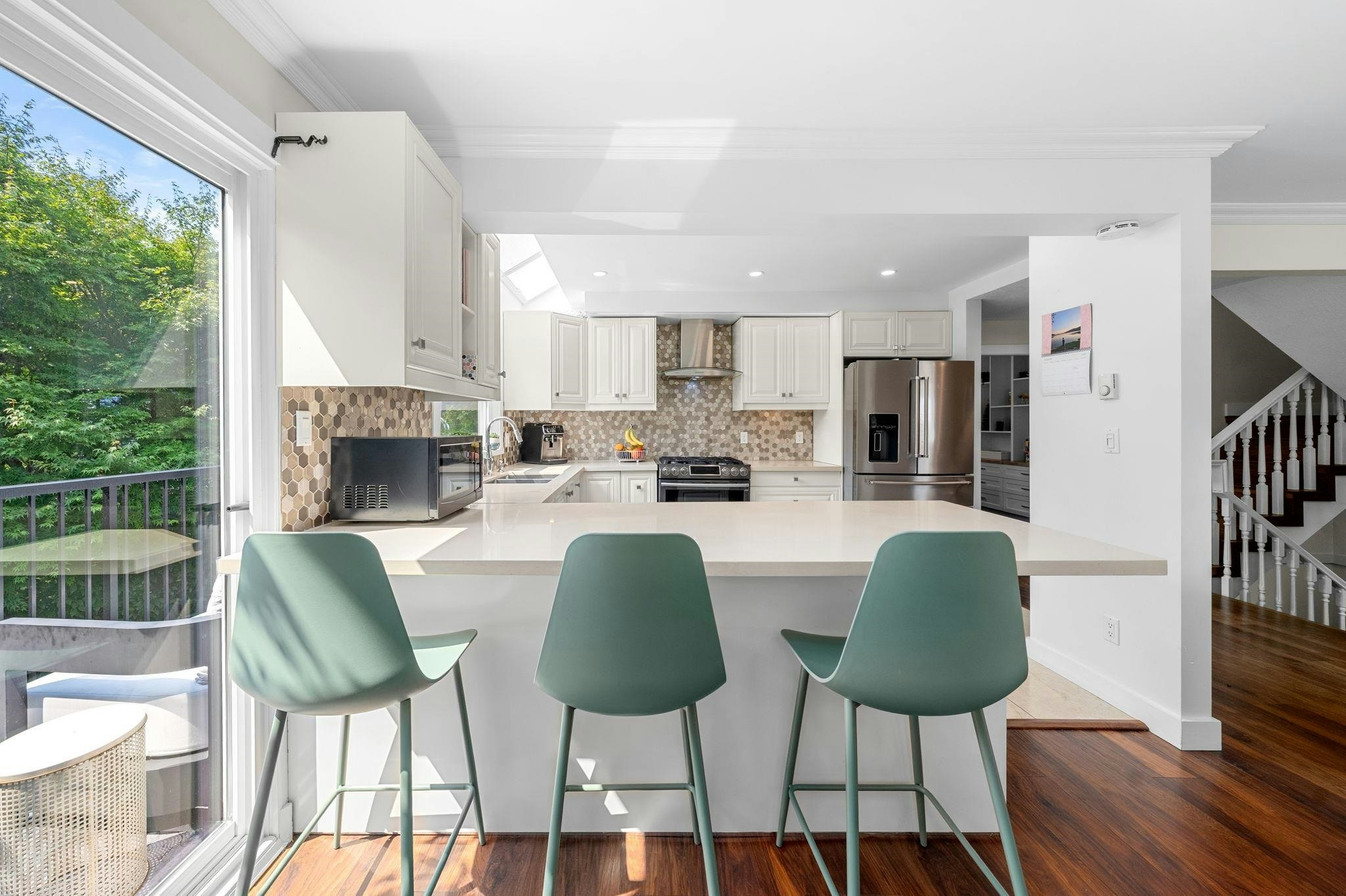 4-230 W 16th Street, North Vancouver, BC, V7M 1T6