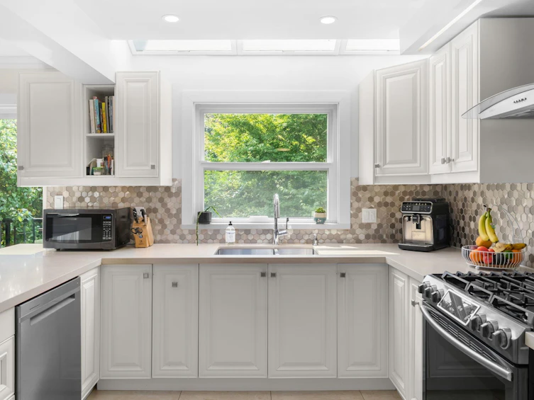 4-230 W 16th Street, North Vancouver, BC, V7M 1T6 - 8