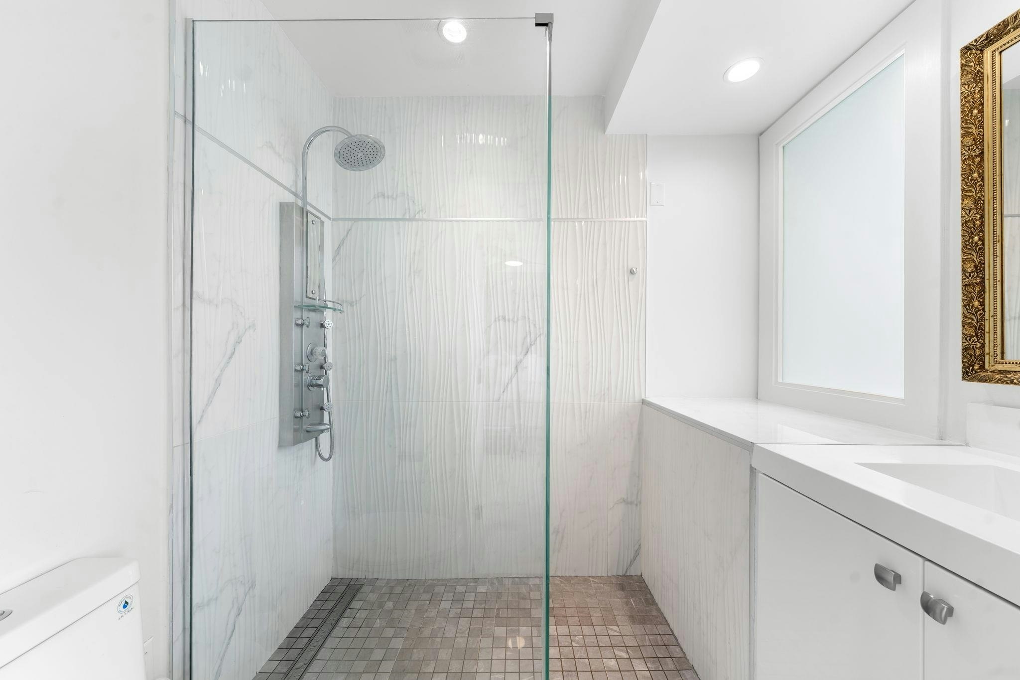 4-230 W 16th Street, North Vancouver, BC, V7M 1T6 - 22