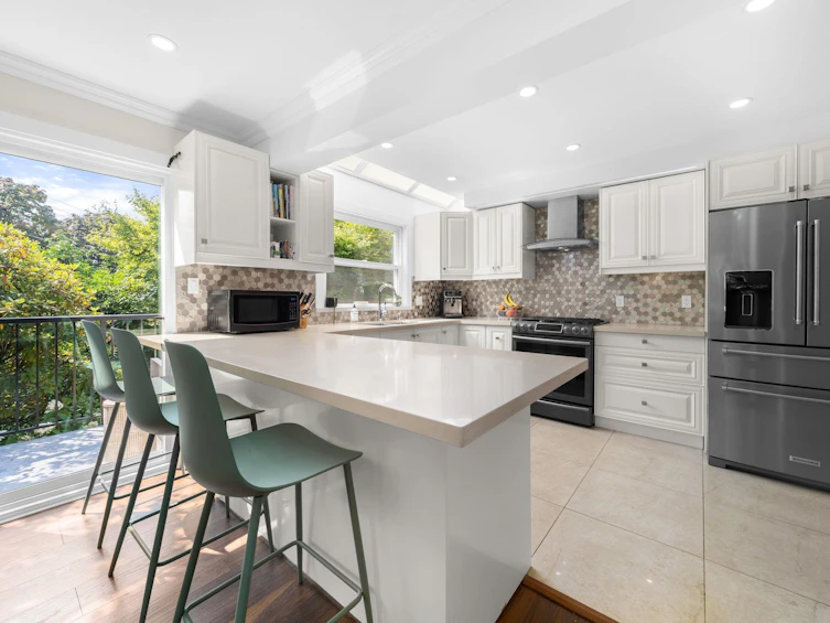 4-230 W 16th Street, North Vancouver, BC, V7M 1T6 - 5