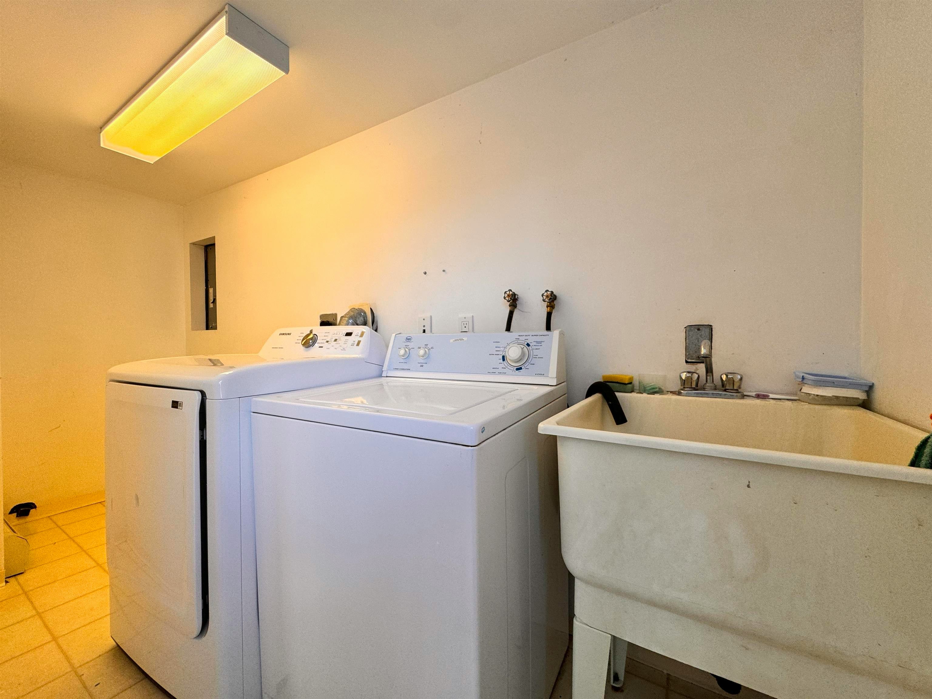 Lower-120 Springer Avenue, Burnaby, BC, V5B 3K3 - 3
