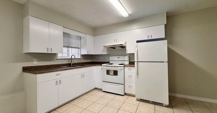 Lower-120 Springer Avenue, Burnaby, BC, V5B 3K3 - 7