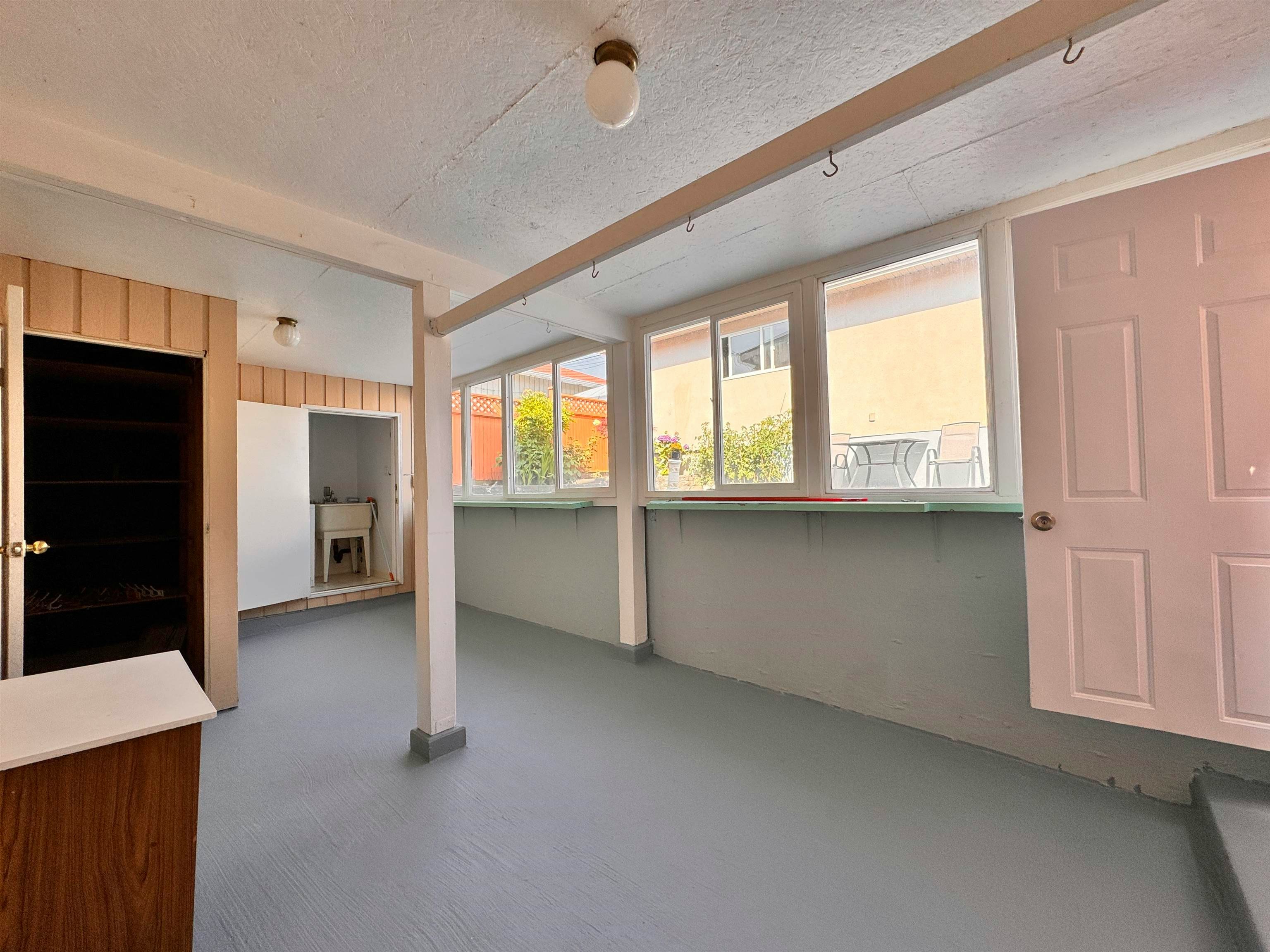 Lower-120 Springer Avenue, Burnaby, BC, V5B 3K3 - 2