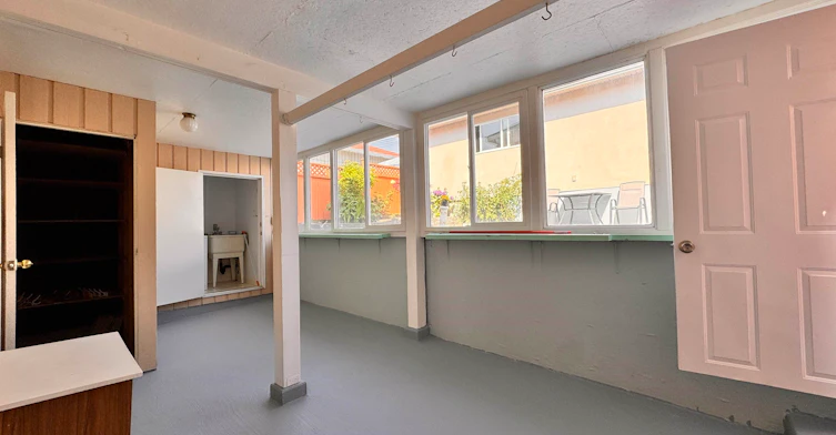 Lower-120 Springer Avenue, Burnaby, BC, V5B 3K3 - 2