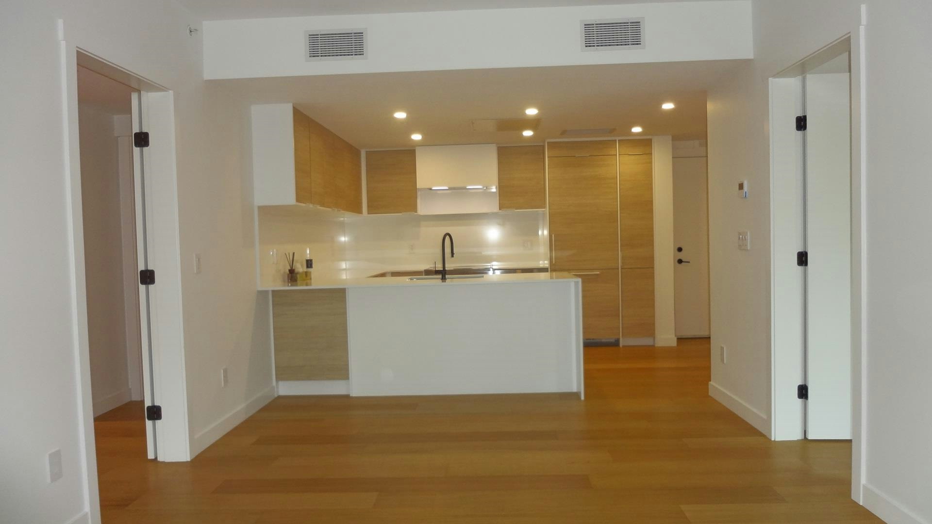 300-6485 Manitoba Street, Vancouver, BC, V5Y 0P7 - 4