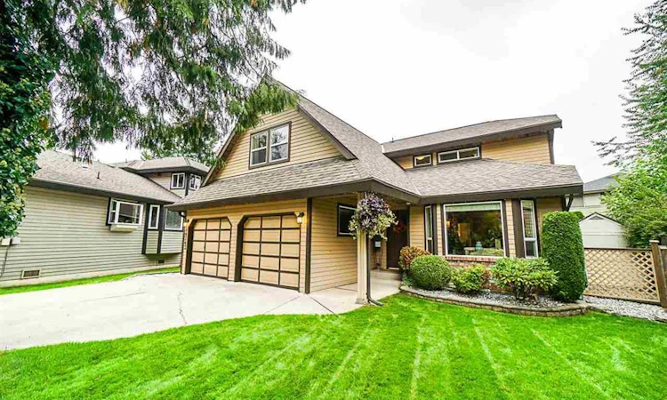 16163 Brookside Grove