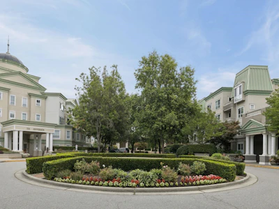 418-2960 Princess Crescent - 2