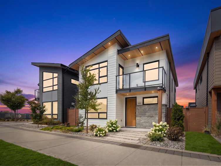 4725 Blue Heron Way, Delta, BC, V4M 0A8