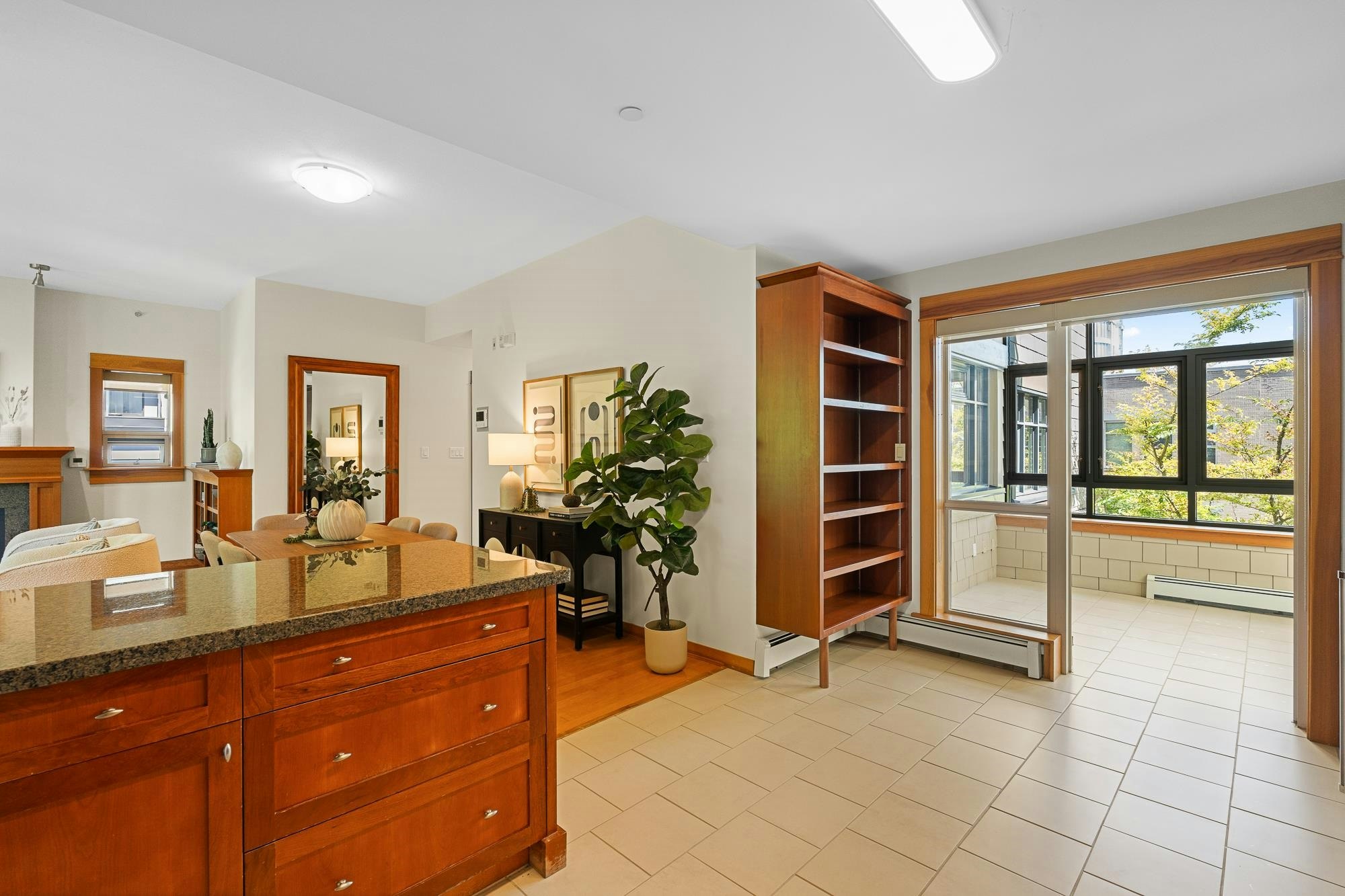 201-550 17th Street, West Vancouver, BC, V7V 3S7 - 10