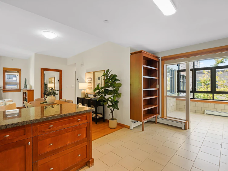 201-550 17th Street, West Vancouver, BC, V7V 3S7 - 10