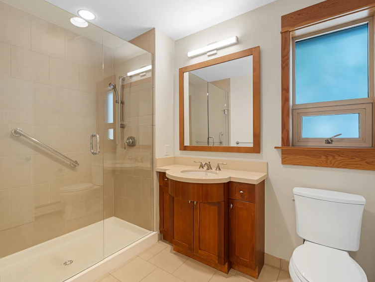 201-550 17th Street, West Vancouver, BC, V7V 3S7 - 16