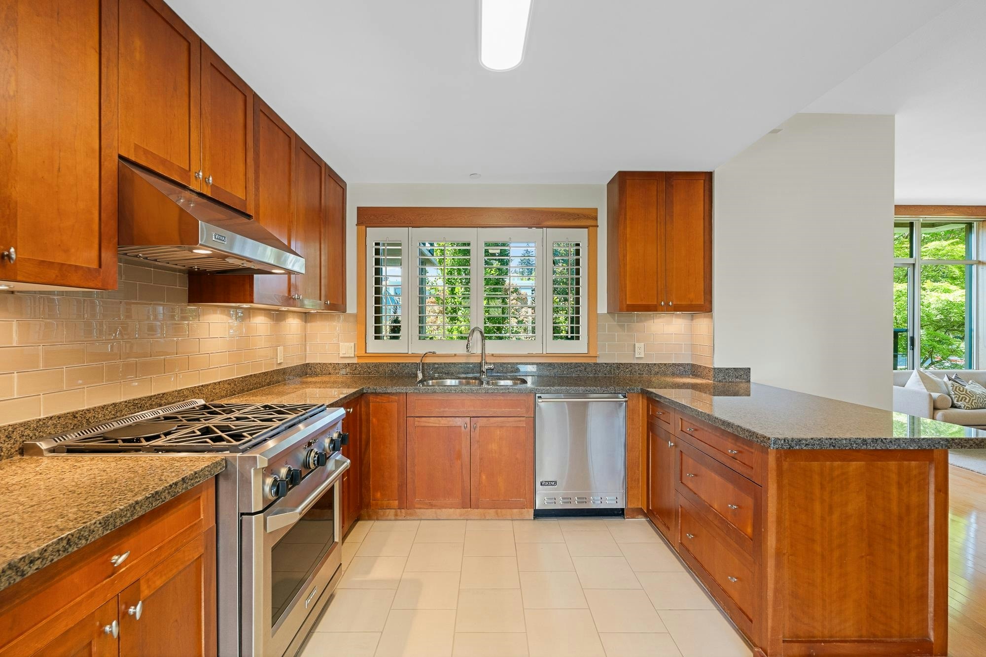 201-550 17th Street, West Vancouver, BC, V7V 3S7 - 9