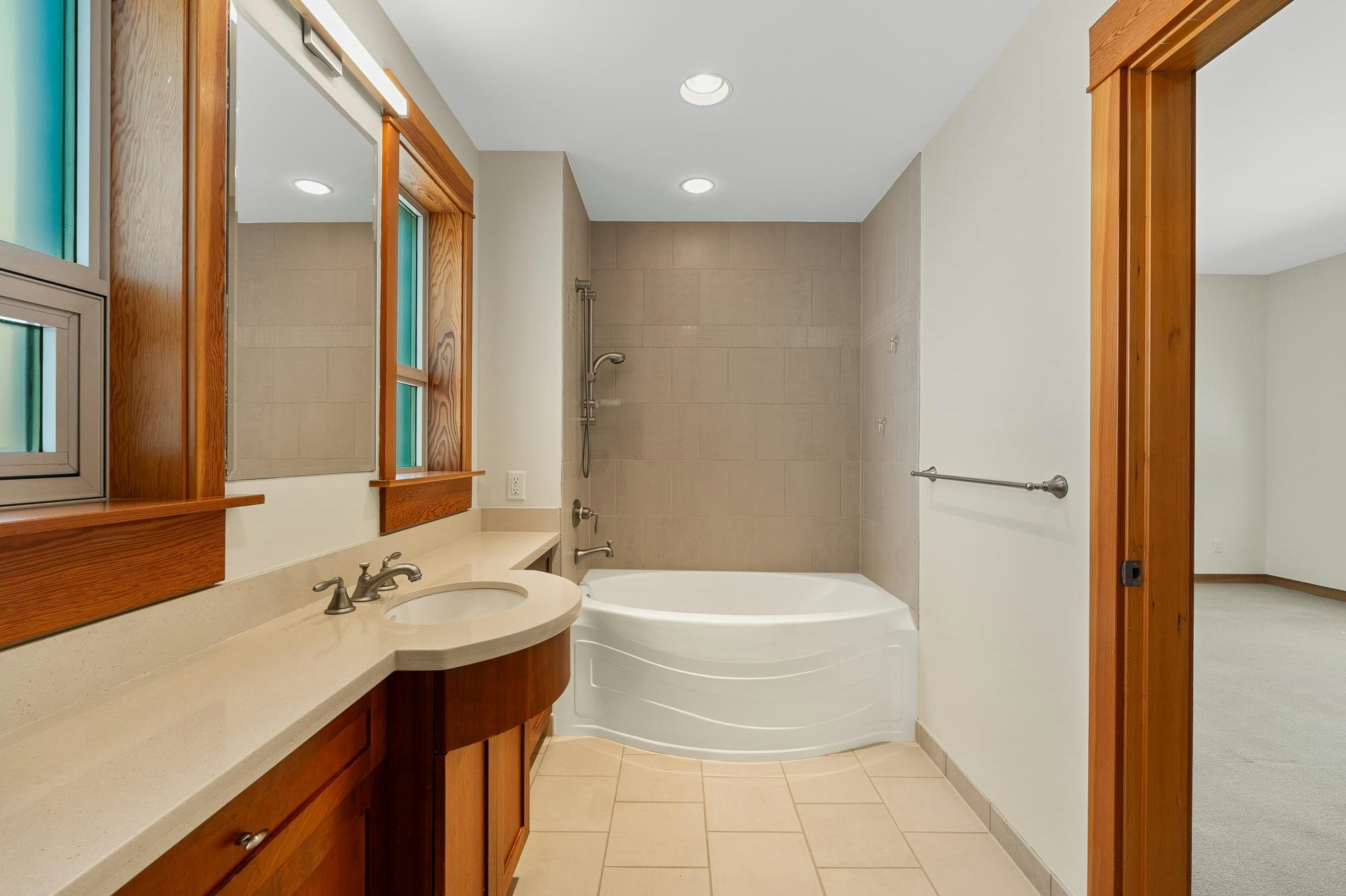 201-550 17th Street, West Vancouver, BC, V7V 3S7 - 14