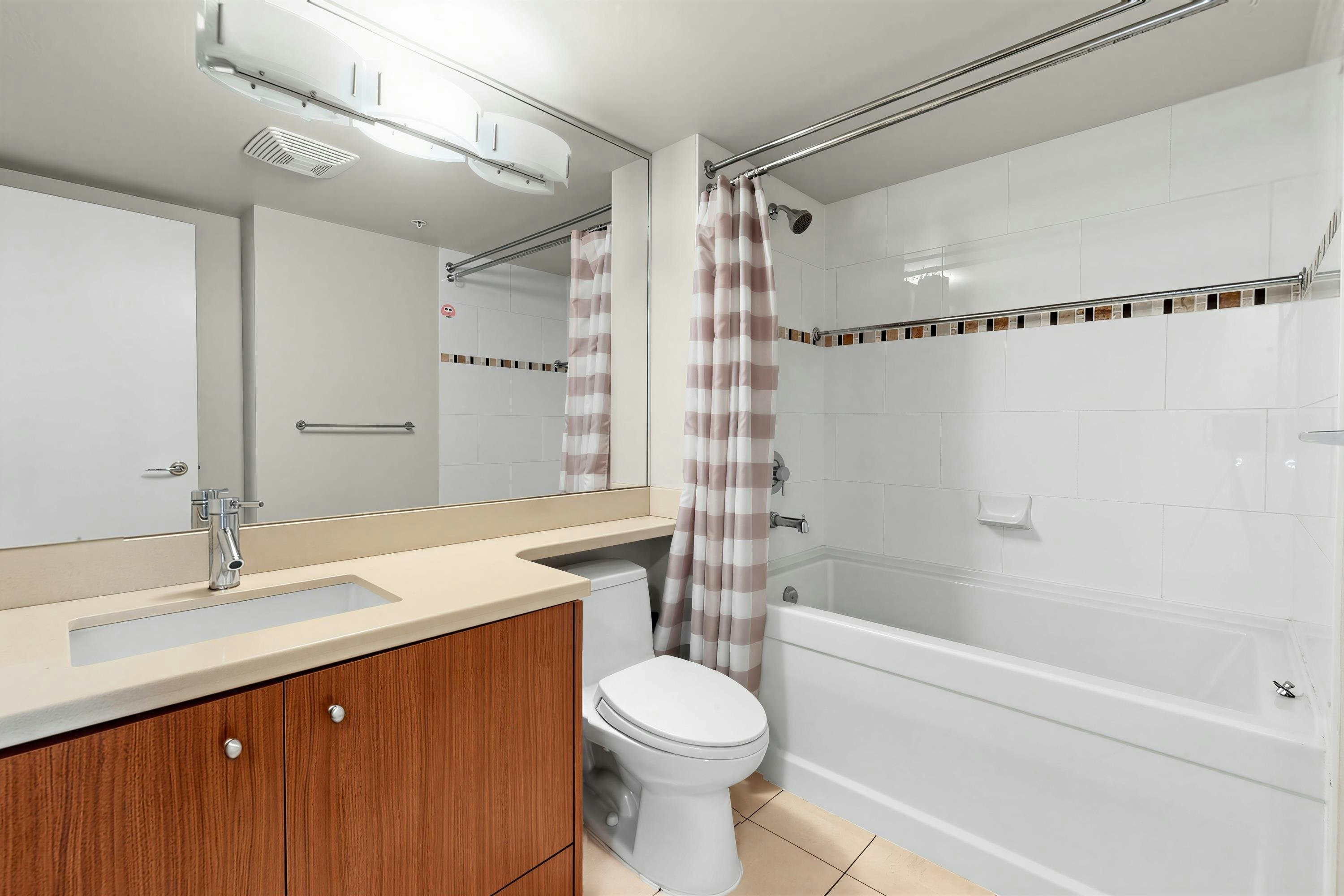 5-8160 Lansdowne Road, Richmond, BC, V6X 0A9 - 15