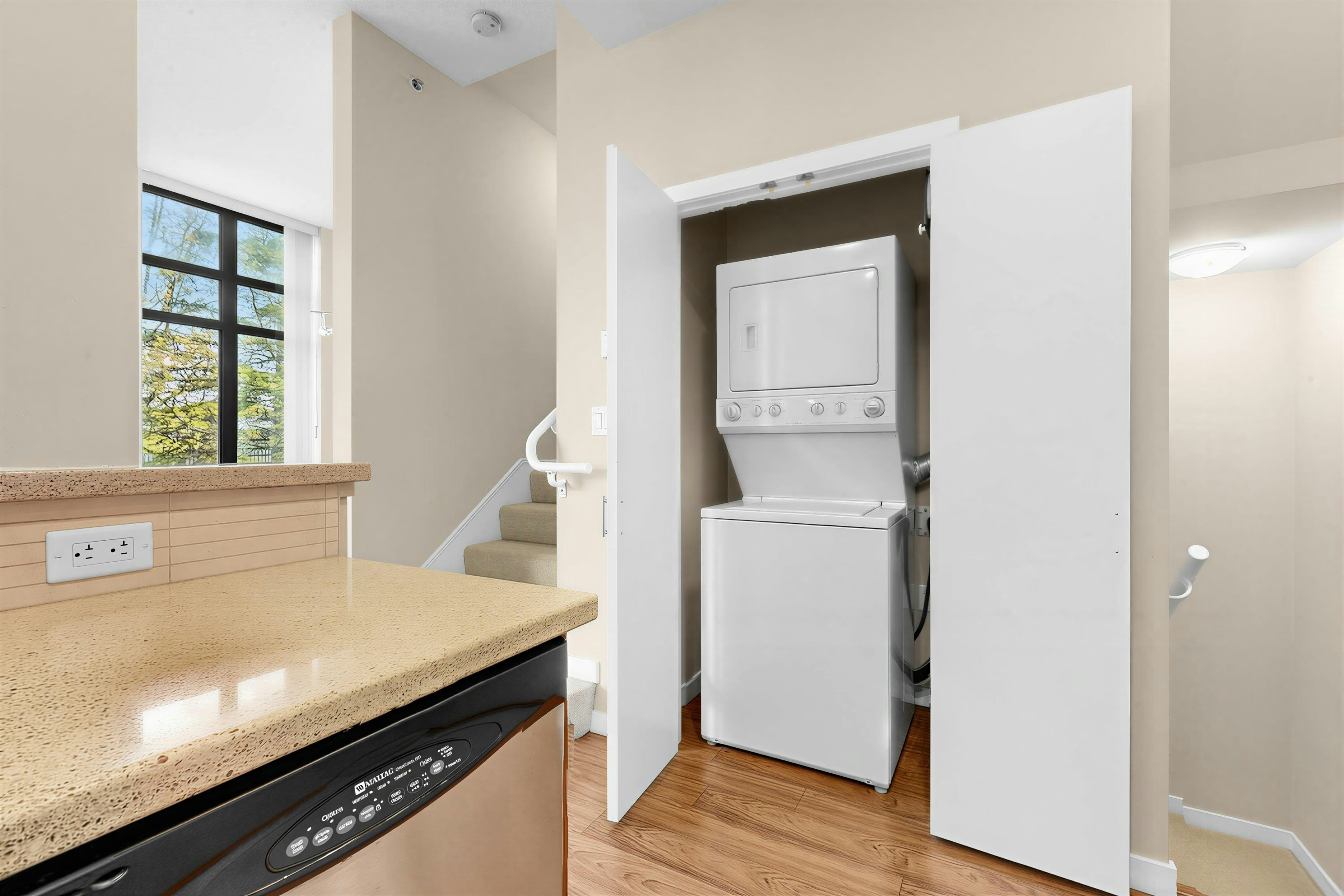 5-8160 Lansdowne Road, Richmond, BC, V6X 0A9 - 7