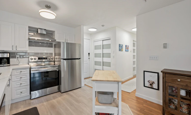 202-5765 Glover Road