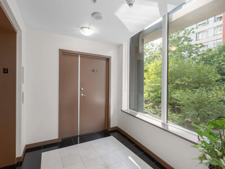 200-9 Smithe Mews, Vancouver, BC, V6B 0B6 - 26