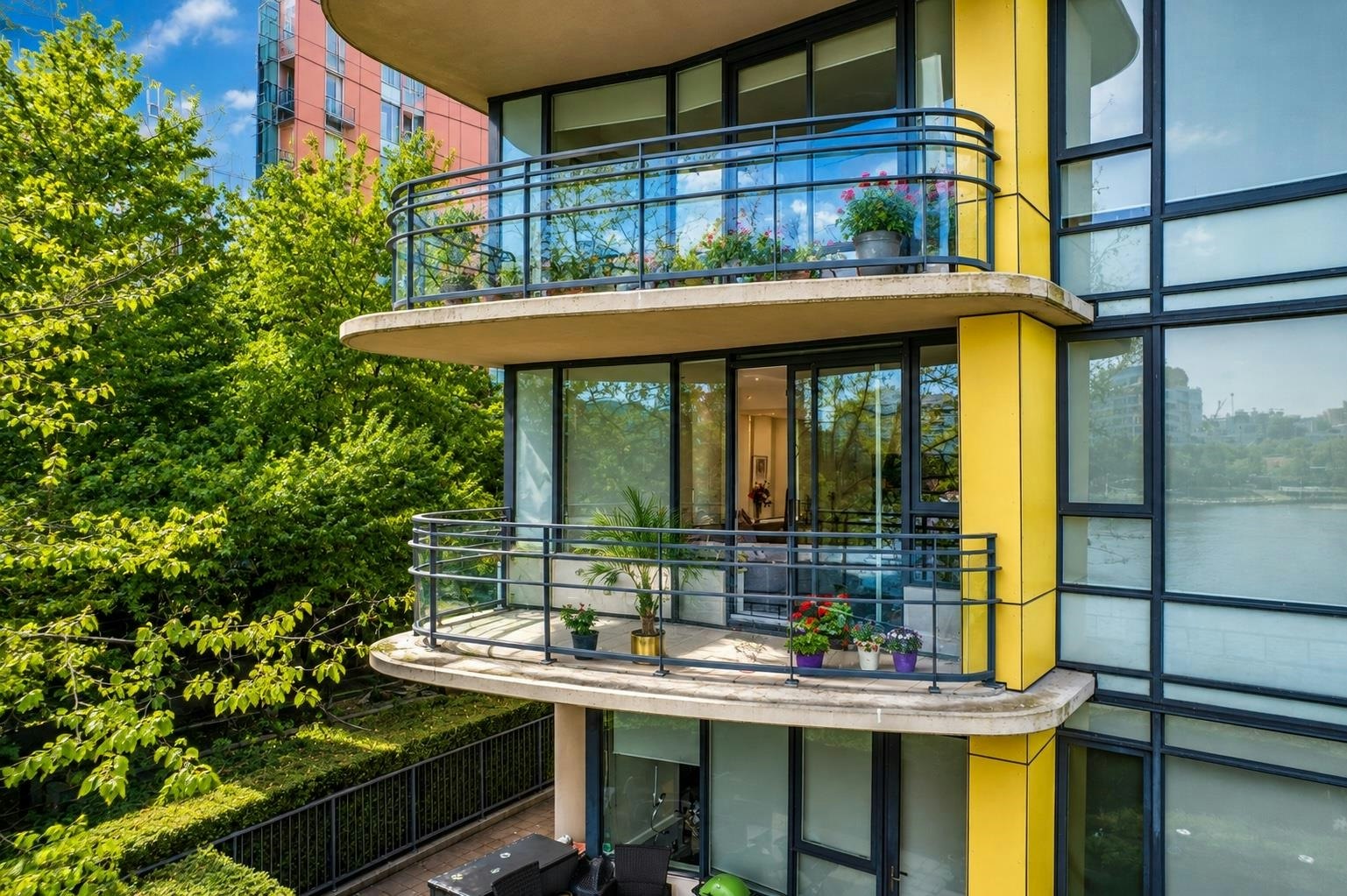 200-9 Smithe Mews, Vancouver, BC, V6B 0B6 - 24