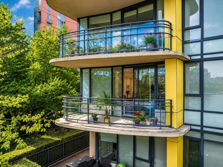 200-9 Smithe Mews, Vancouver, BC, V6B 0B6 - 24