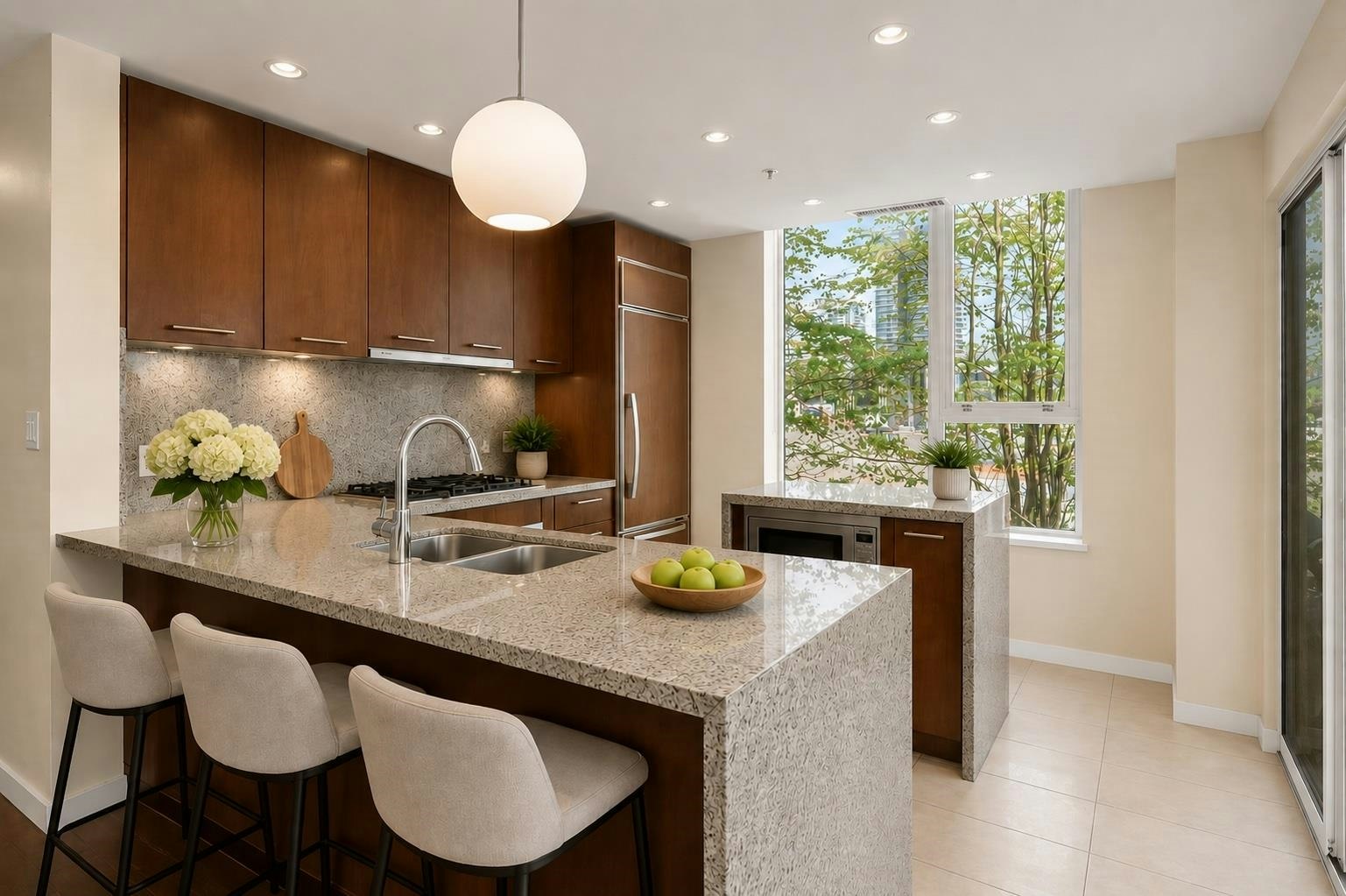 200-9 Smithe Mews, Vancouver, BC, V6B 0B6 - 7